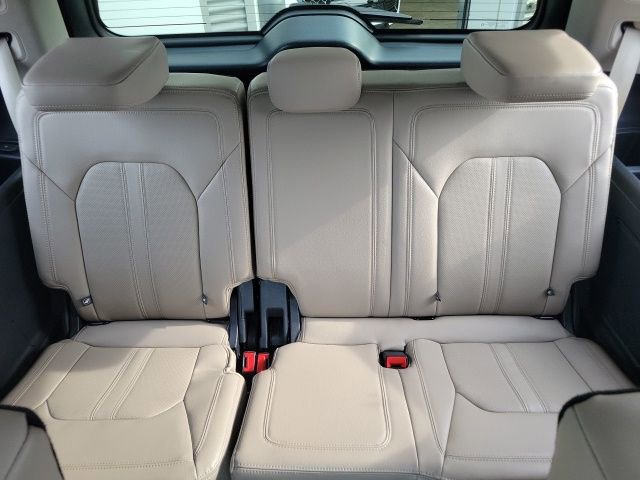 Used 2023 Ford Expedition Limited image 48