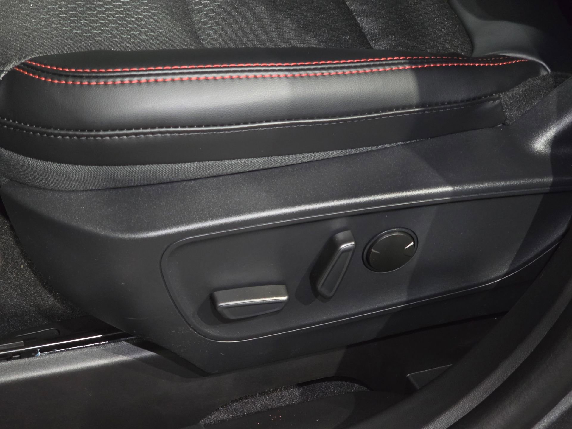 New 2026 Ford Escape ST-Line Select image 22