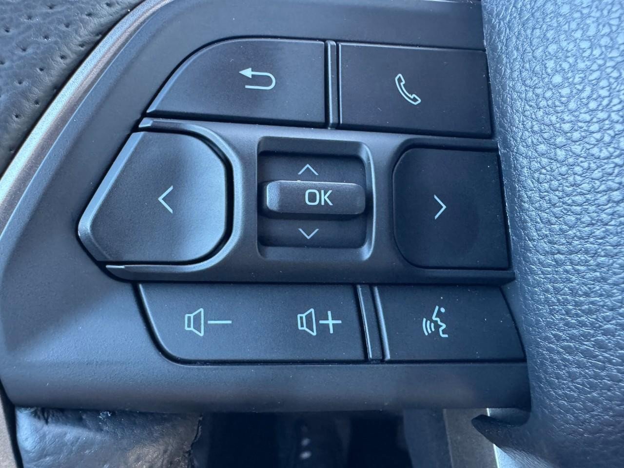 Used 2024 Toyota Tacoma TRD Off-Road image 16