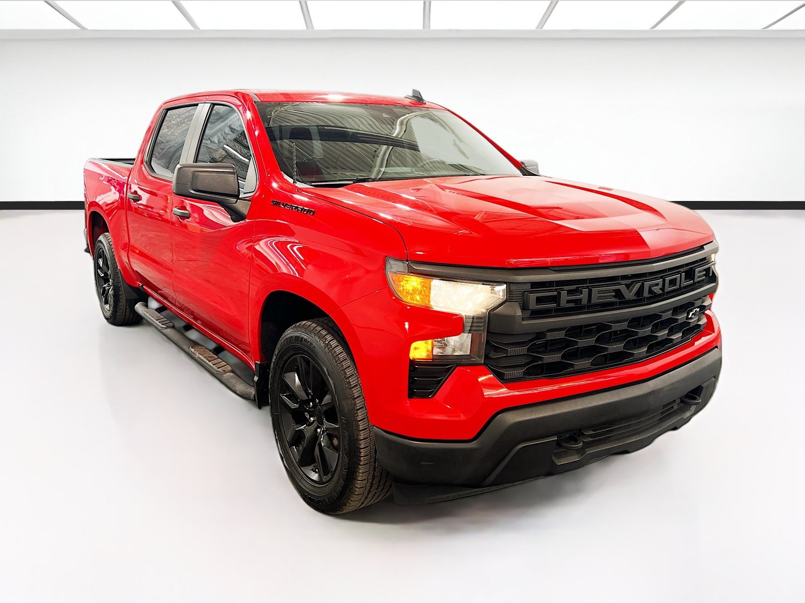 Used 2022 Chevrolet Silverado 1500 Custom w/ LPO, Dark Essentials Package RWD image 3