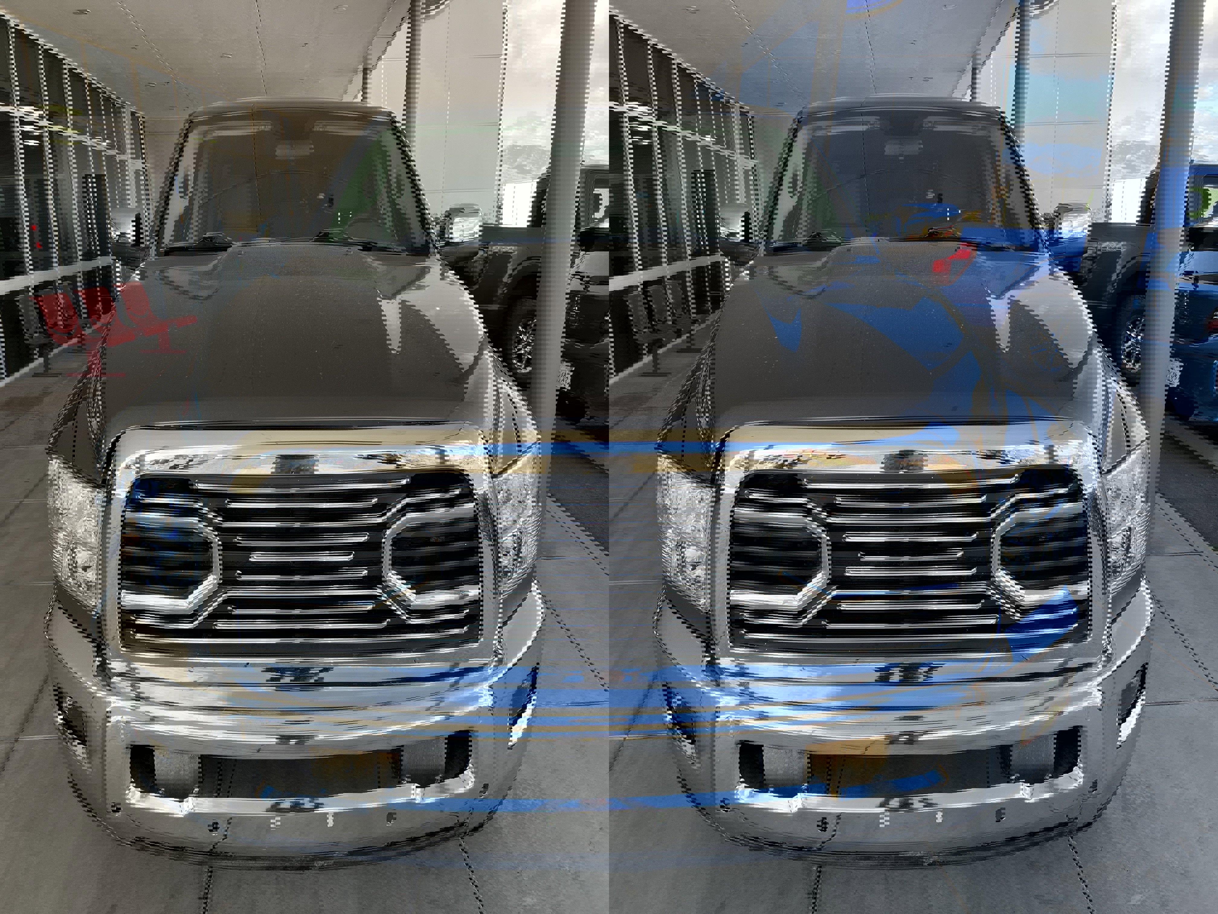 Used 2018 RAM 1500 Classic SLT image 2