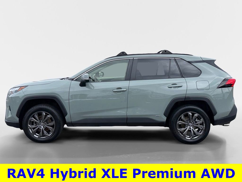 Used 2023 Toyota RAV4 XLE Premium image 3