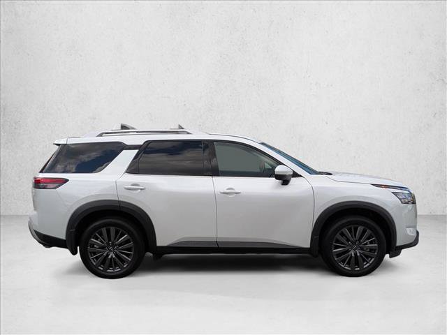 Used 2025 Nissan Pathfinder SL w/ SL Premium Package AWD/4WD image 4