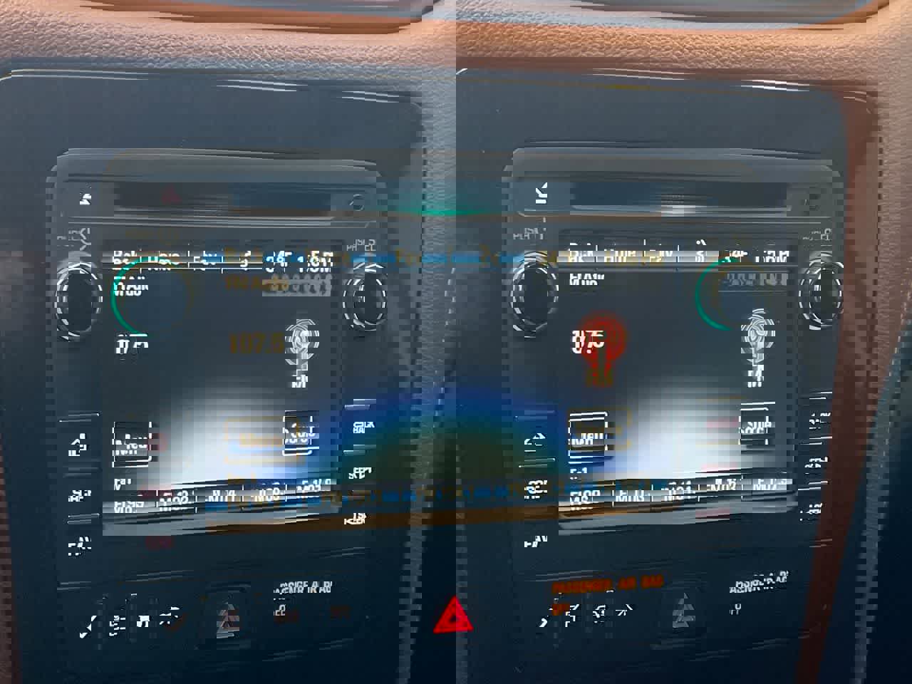 Used 2015 Chevrolet Traverse LT w/ Style and Technology Package image 16