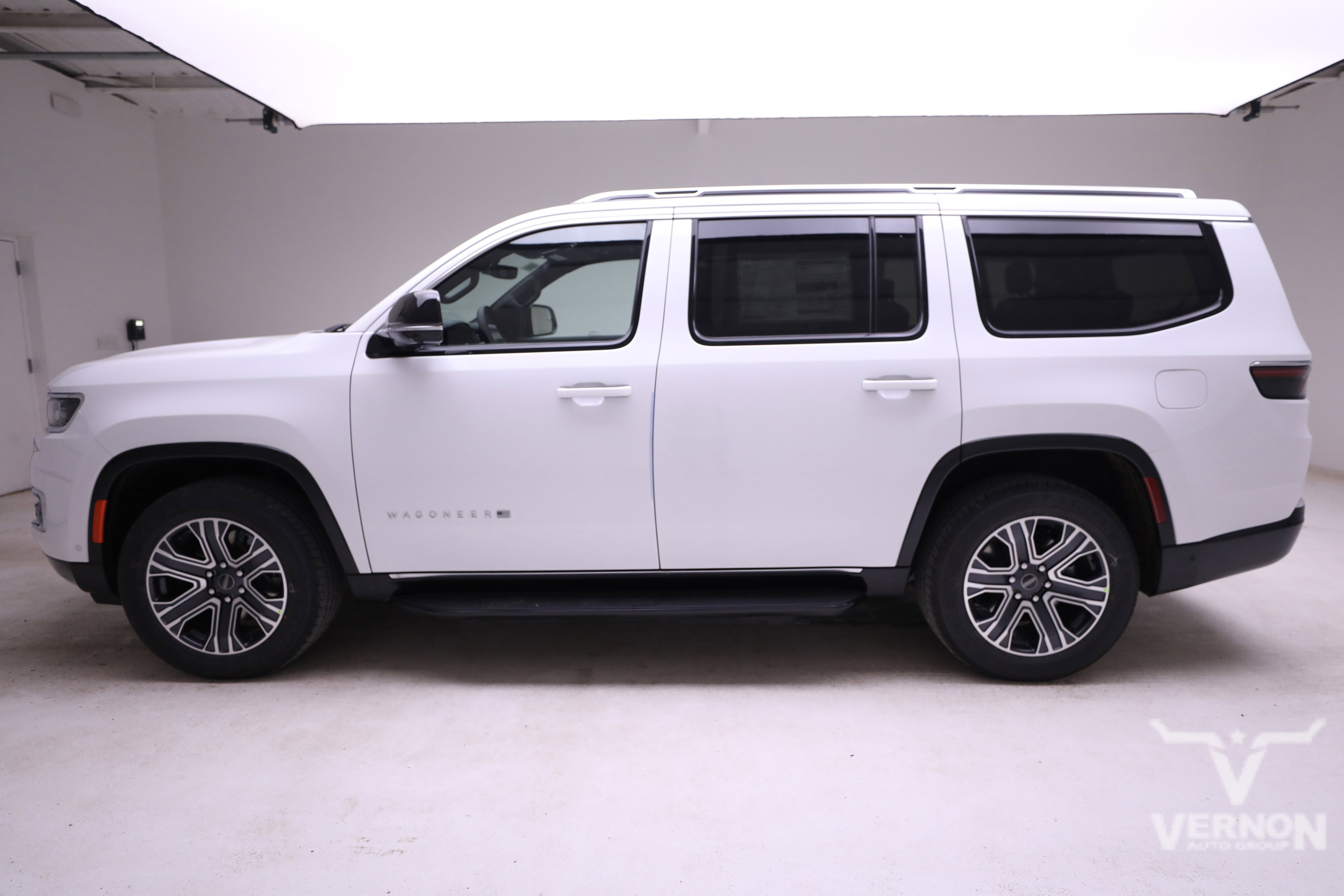 New 2025 Jeep Wagoneer Base 4x4 w/ Convenience Group I image 2