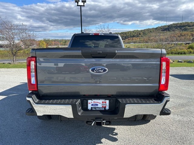 New 2026 Ford F450 XLT image 4