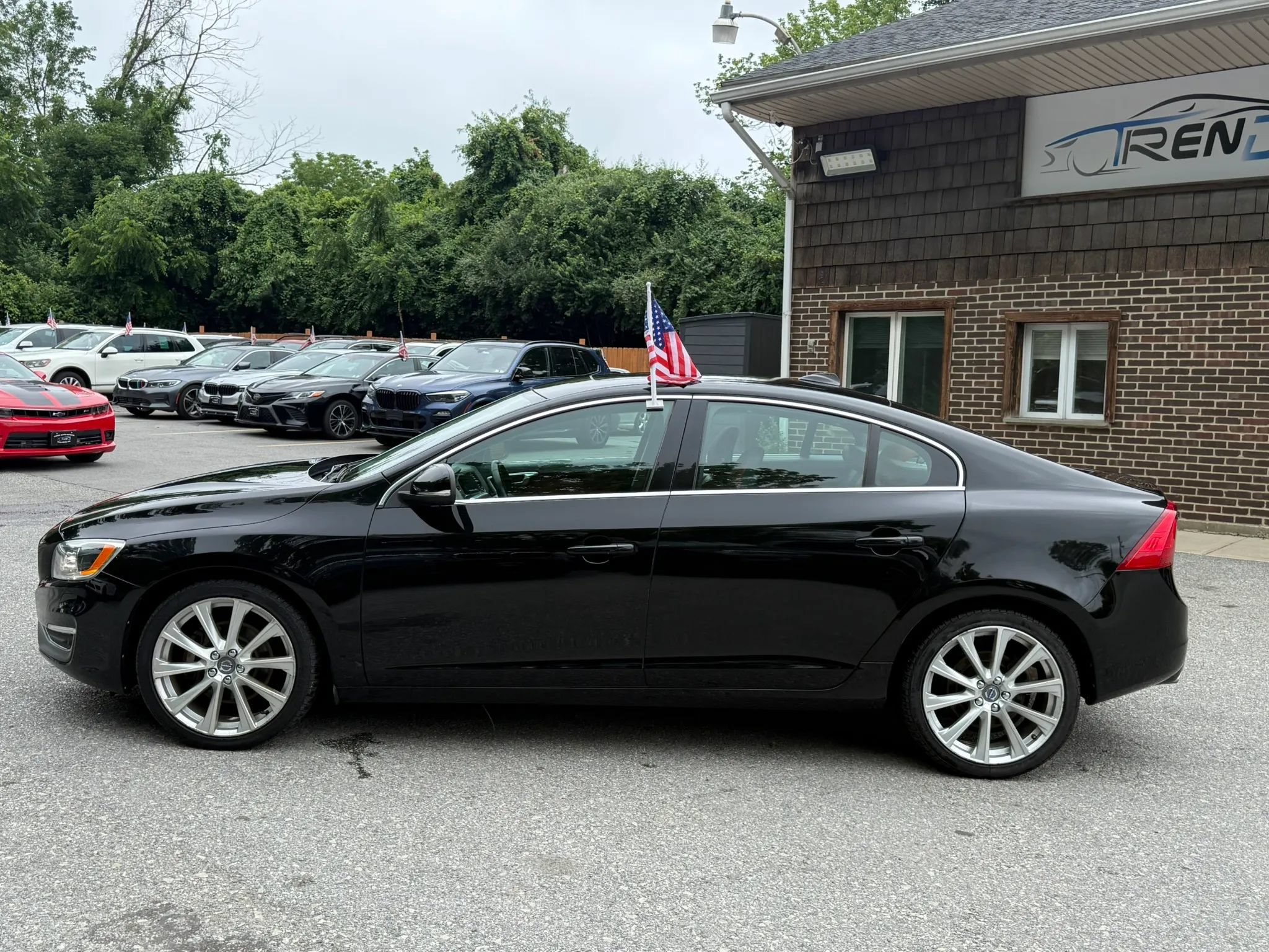 Used 2017 Volvo S60 T5 Inscription Platinum w/ Climate Package AWD/4WD image 5