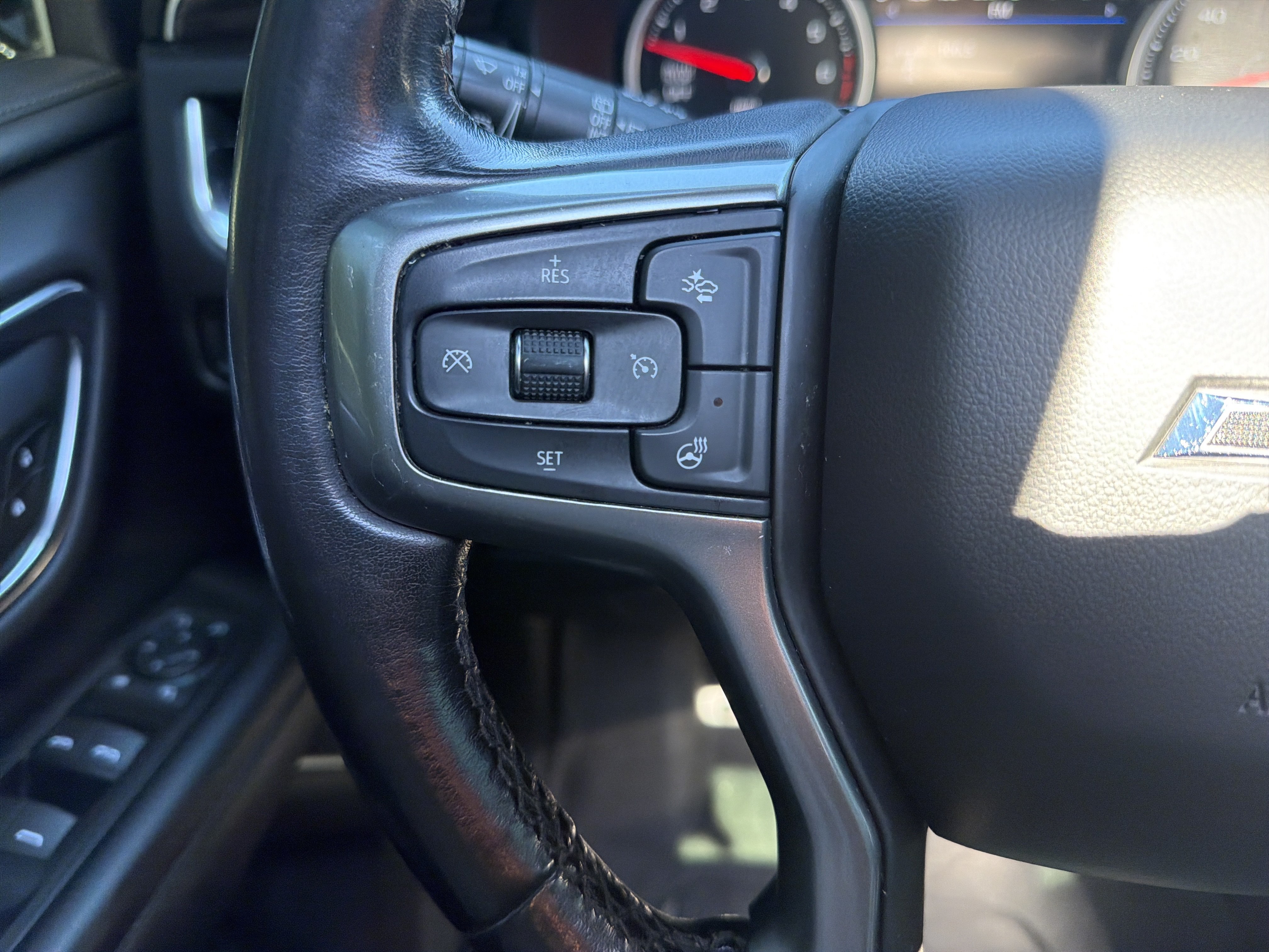 Used 2021 Chevrolet Tahoe Z71 w/ Z71 Off-Road Package AWD/4WD image 19