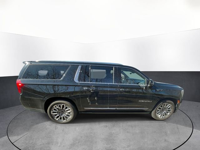 Used 2023 GMC Yukon XL Denali Ultimate image 8