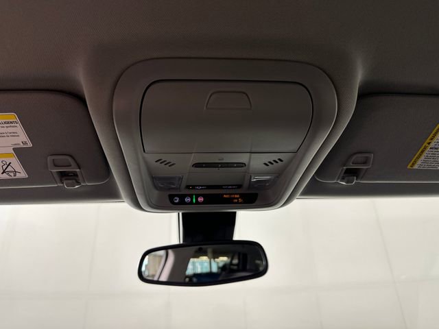 Used 2023 GMC Terrain SLT w/ Infotainment Package II image 24