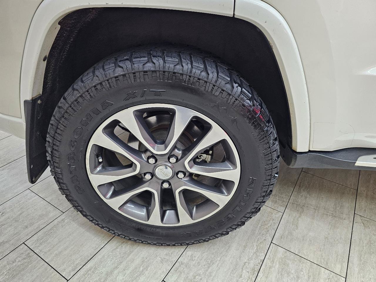 Used 2018 Jeep Grand Cherokee Overland RWD image 44