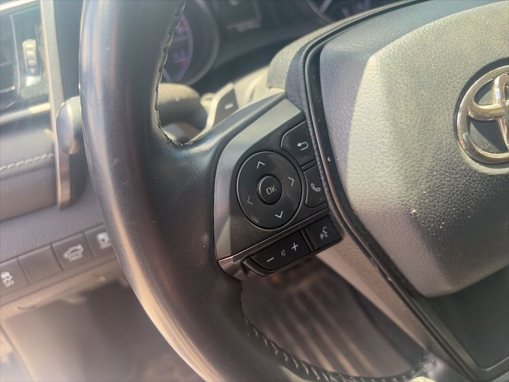 Used 2021 Toyota Camry SE FWD image 16