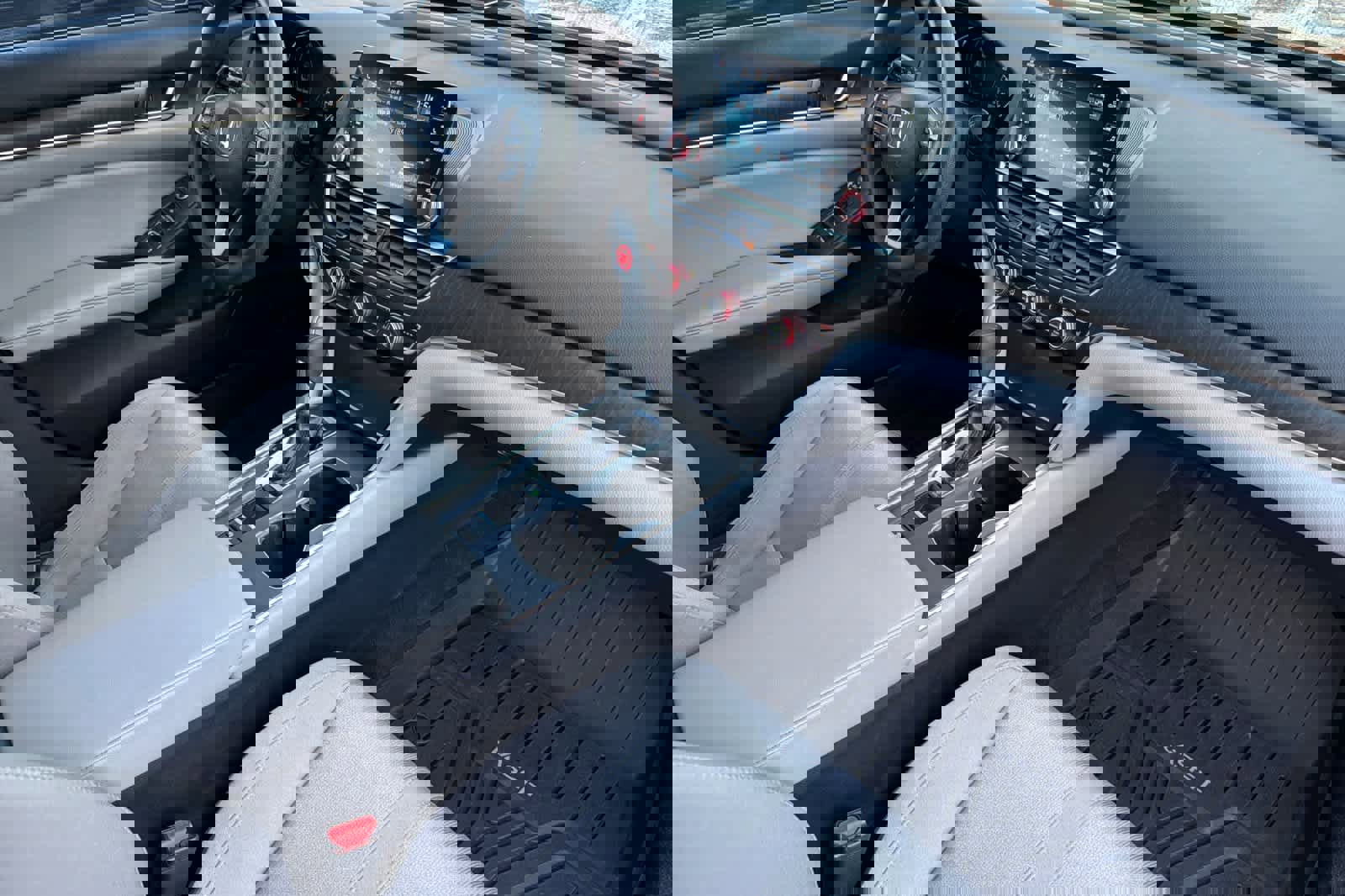 Used 2018 Honda Accord EX image 17