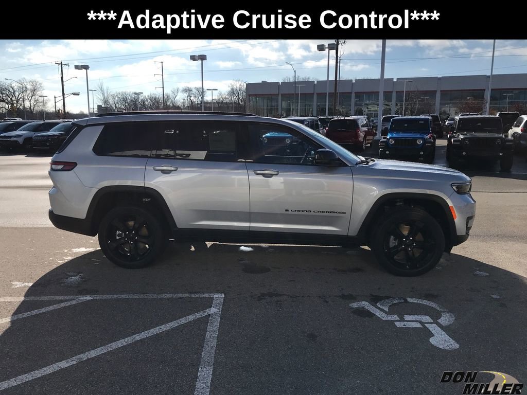 New 2025 Jeep Grand Cherokee L Altitude image 4