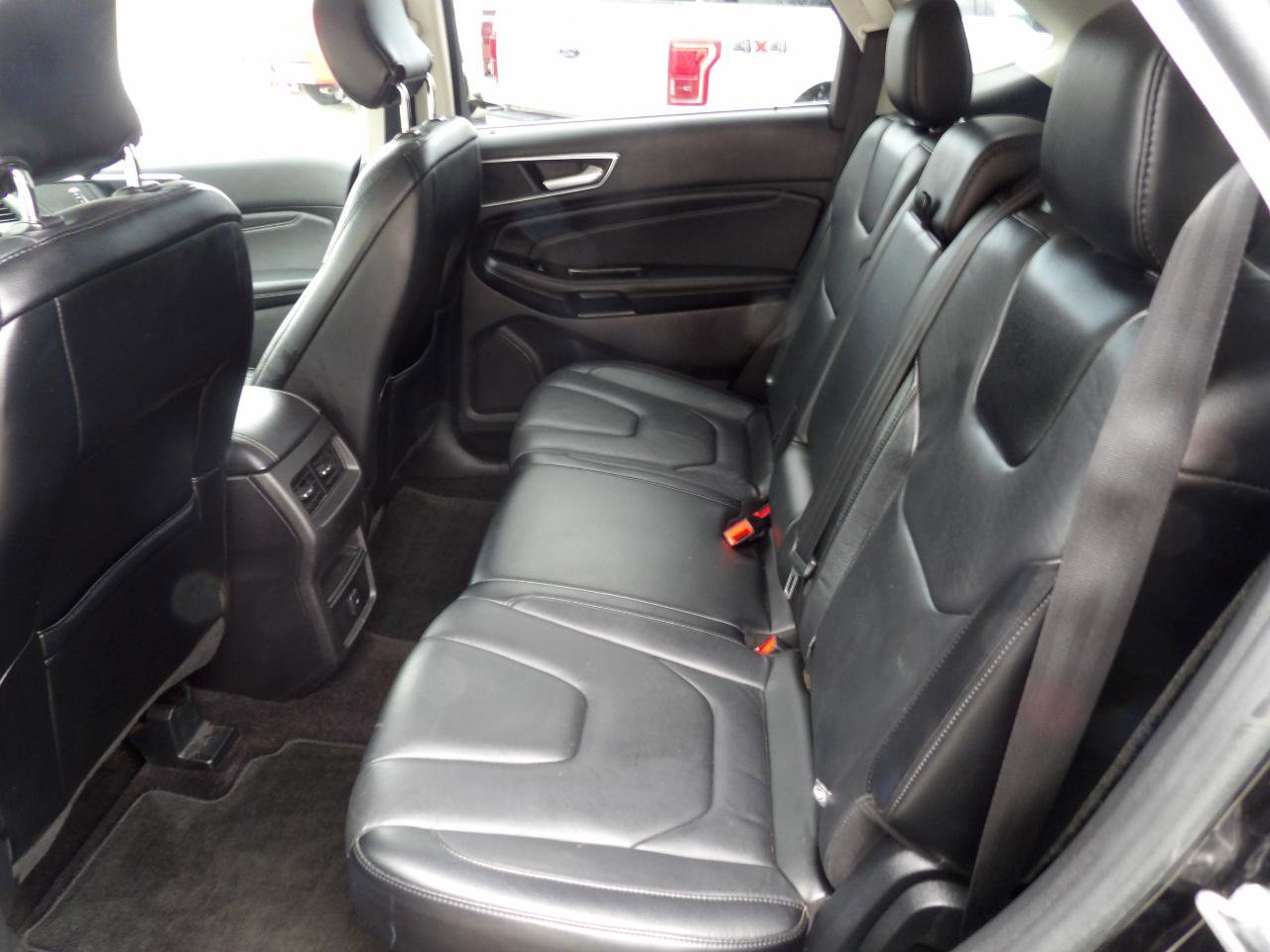 Used 2016 Ford Edge Titanium image 19