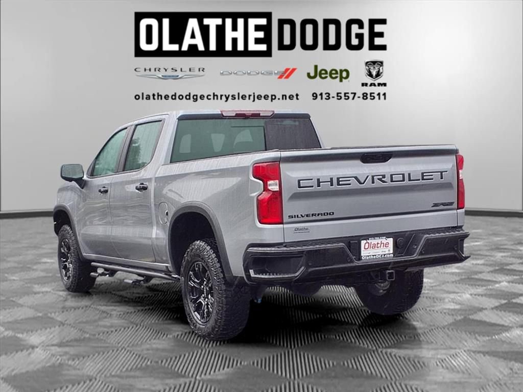 Used 2024 Chevrolet Silverado 1500 ZR2 w/ Dark Appearance Package image 3