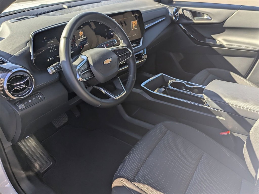 Used 2025 Chevrolet Equinox LT image 18