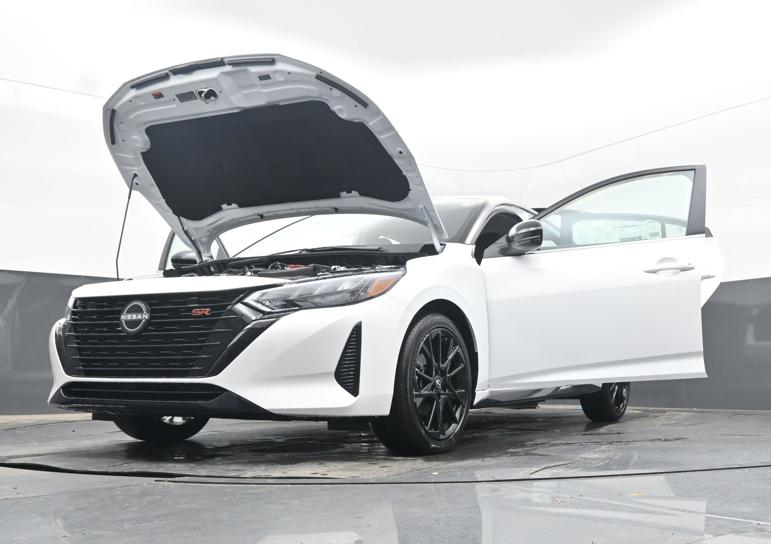 New 2025 Nissan Sentra SR w/ Midnight Edition image 40