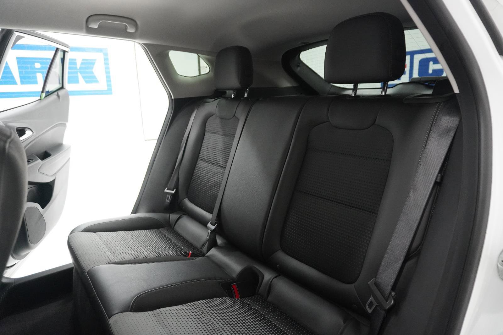 Used 2025 Chevrolet Trax LT w/ Driver Confidence Package image 33