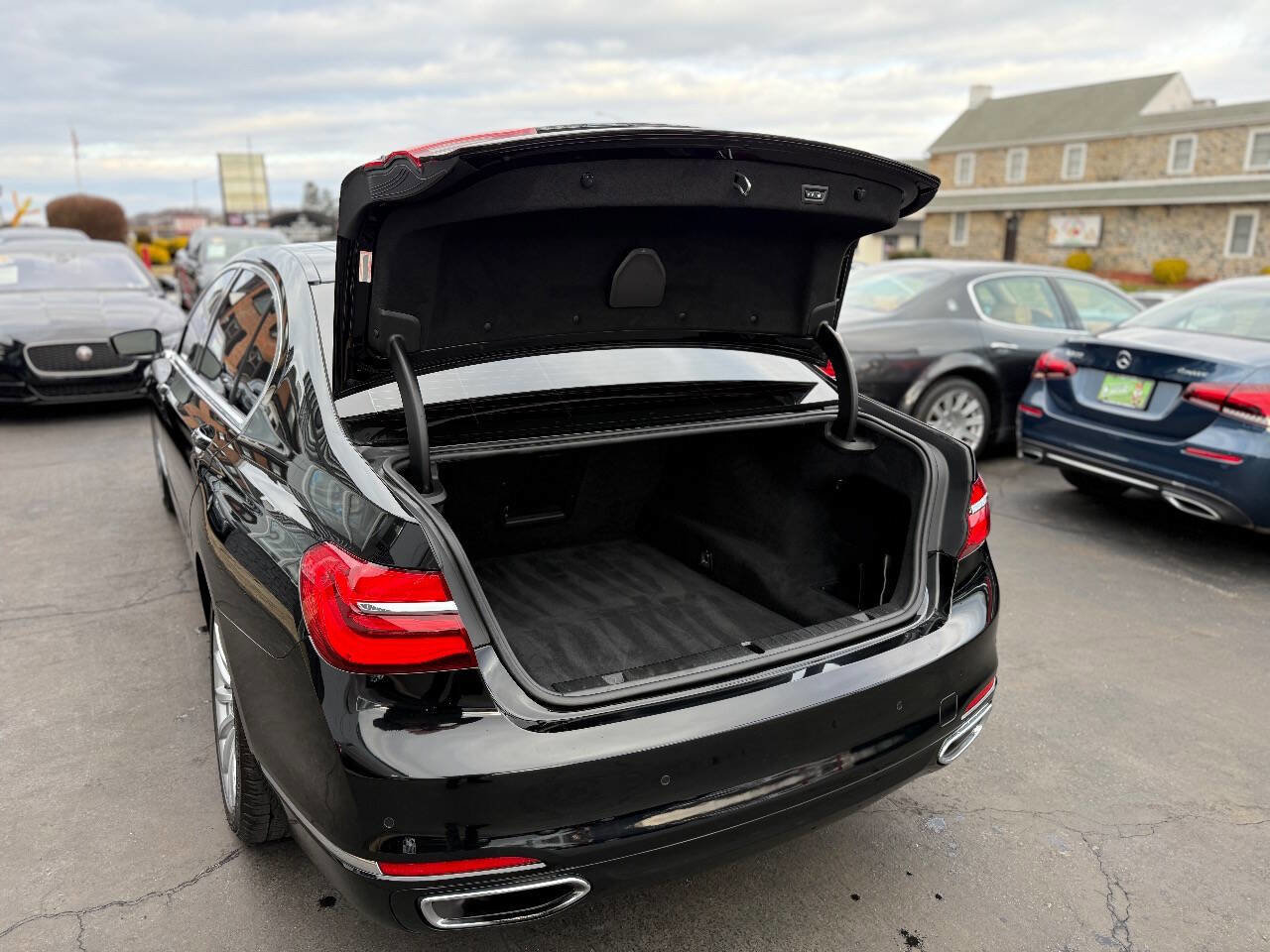 Used 2016 BMW 740i RWD image 24