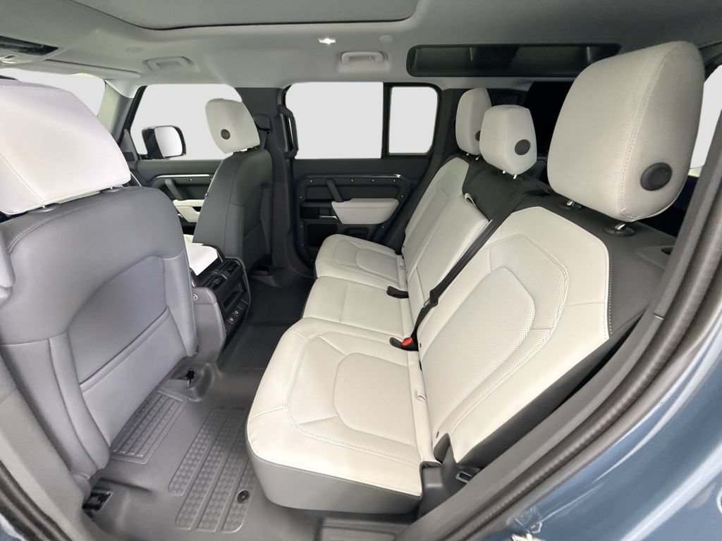 Certified 2025 Land Rover Defender 110 S AWD/4WD image 20