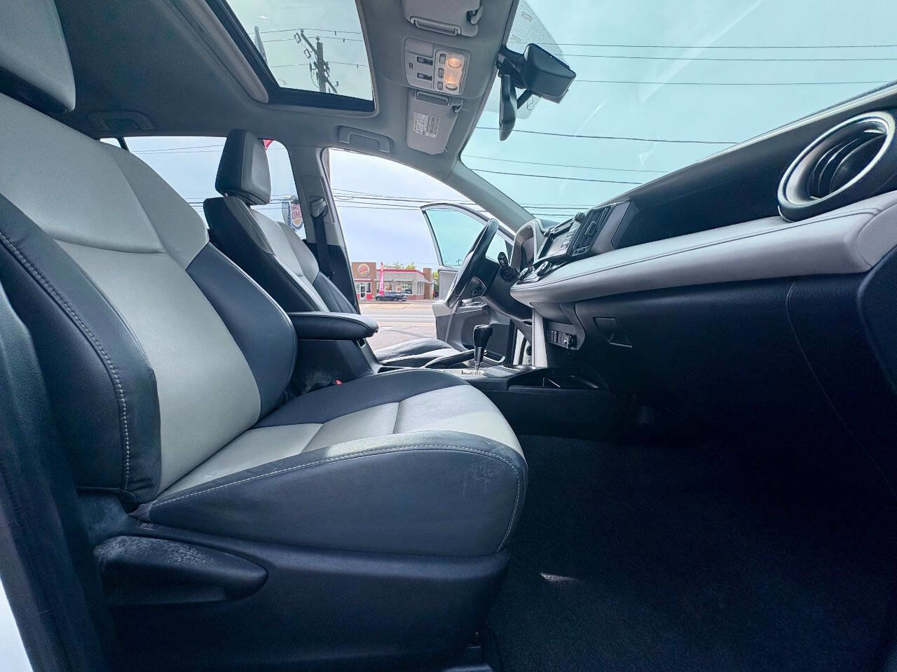 Used 2015 Toyota RAV4 Limited w/ Technology Package image 36