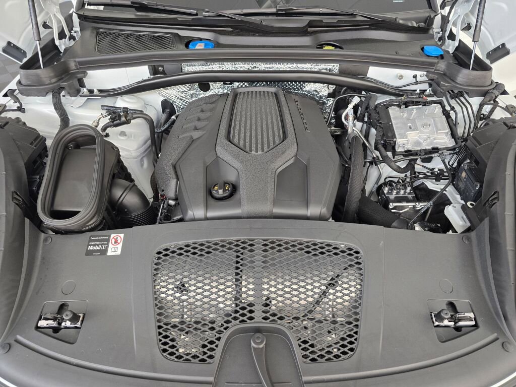 New 2026 Porsche Macan image 11