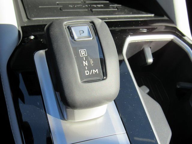 New 2025 Mitsubishi Outlander SE image 23