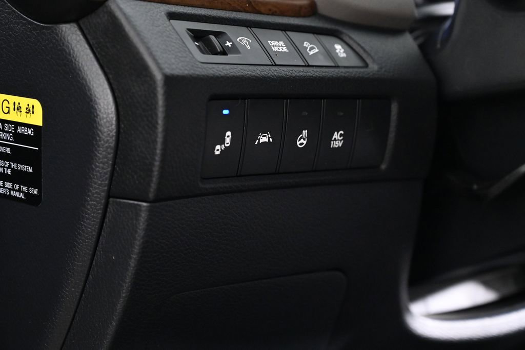 Used 2018 Hyundai Santa Fe Limited FWD image 24