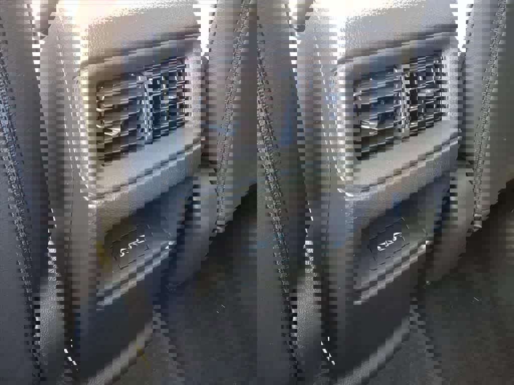 Used 2025 Honda CR-V EX-L image 11