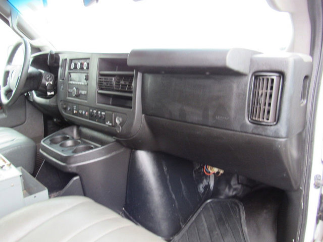Used 2018 Chevrolet Express 2500 w/ Driver Convenience Package RWD image 15