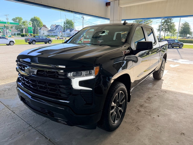 Used 2024 Chevrolet Silverado 1500 RST AWD/4WD image 2