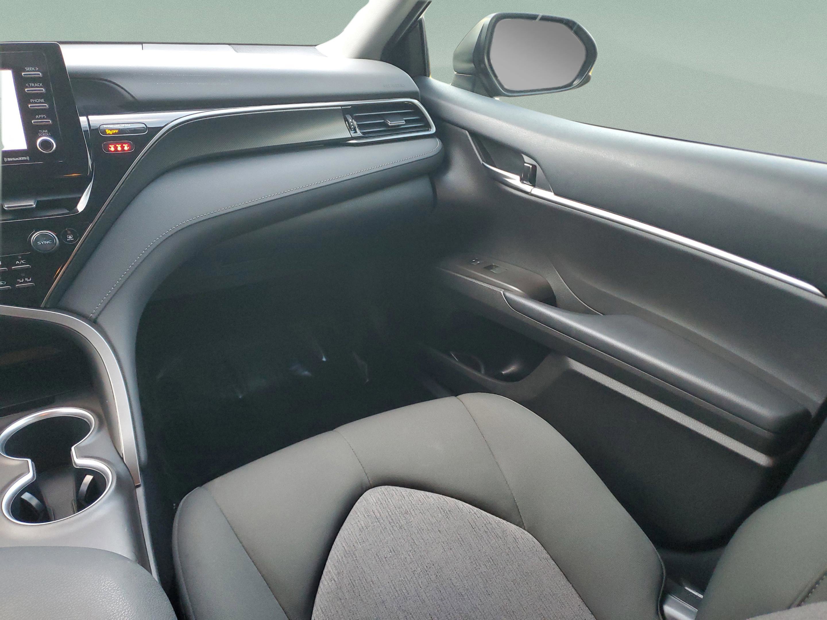 Used 2022 Toyota Camry LE image 16