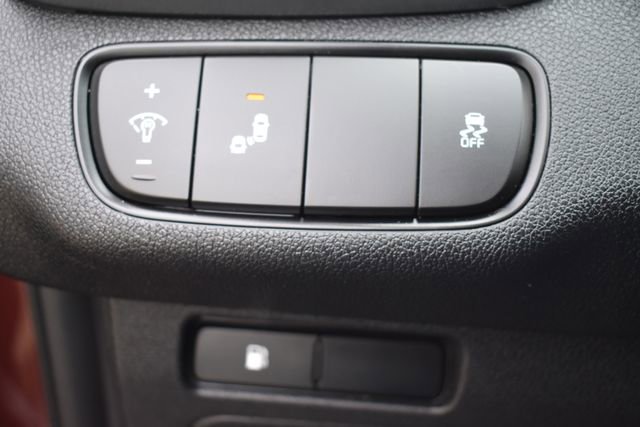 Used 2020 Kia Sorento LX w/ LX I4 Convenience Package image 16