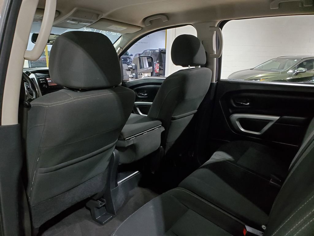 Used 2017 Nissan Titan SV AWD/4WD image 22