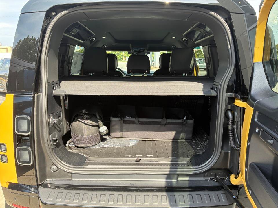 New 2026 Land Rover Defender 110 Trophy Edition AWD/4WD image 12