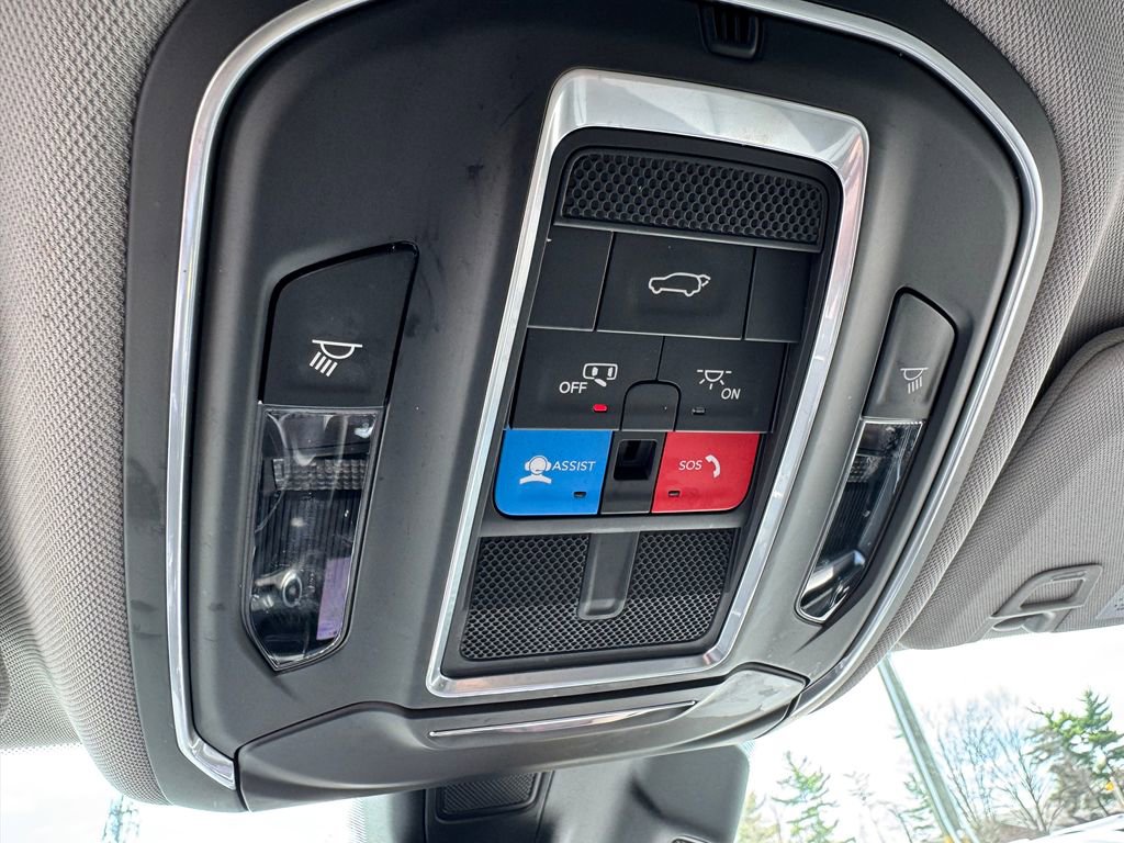 Used 2022 Jeep Grand Cherokee L Limited AWD/4WD image 29