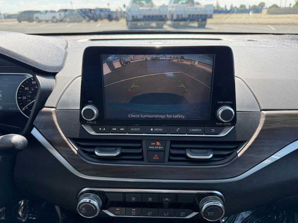 Used 2024 Nissan Altima 2.5 SV FWD image 25