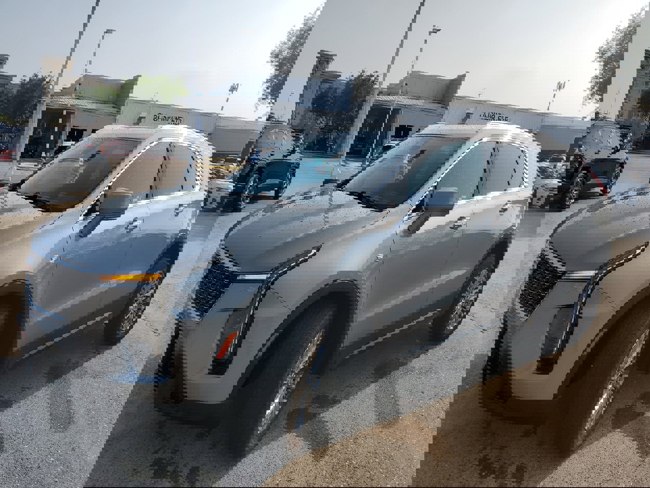 Used 2024 Cadillac XT4 Premium Luxury image 3