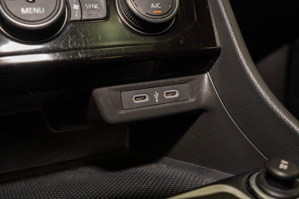 Used 2024 Volkswagen Jetta SE image 15