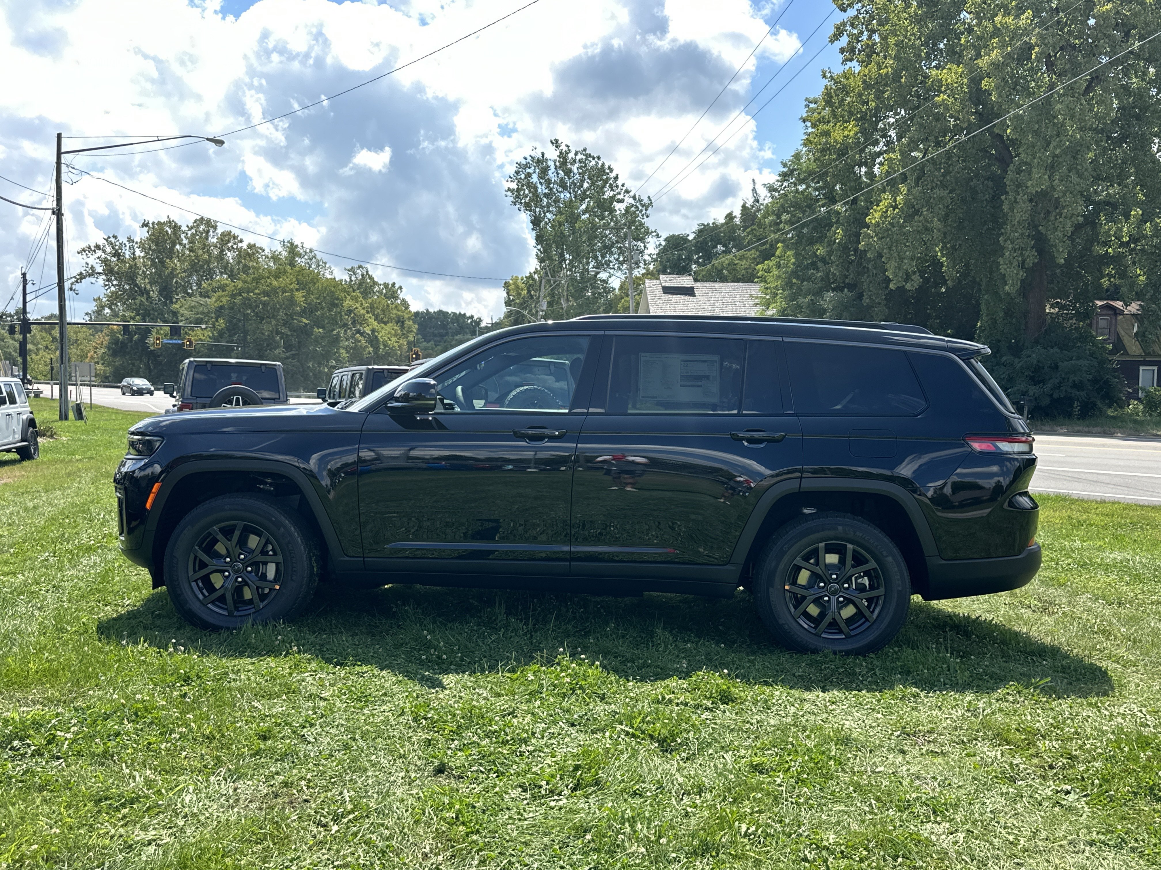 New 2027 Jeep Grand Cherokee L 4WD image 25