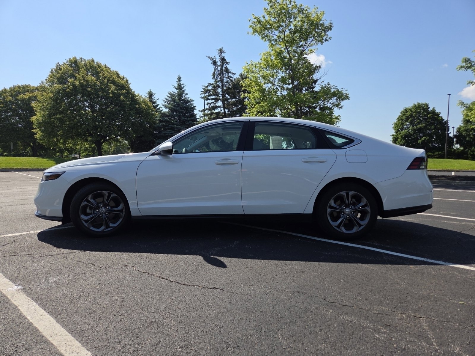 Used 2023 Honda Accord EX image 17