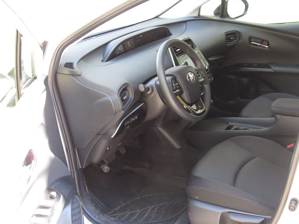 Certified 2020 Toyota Prius LE AWD/4WD image 10