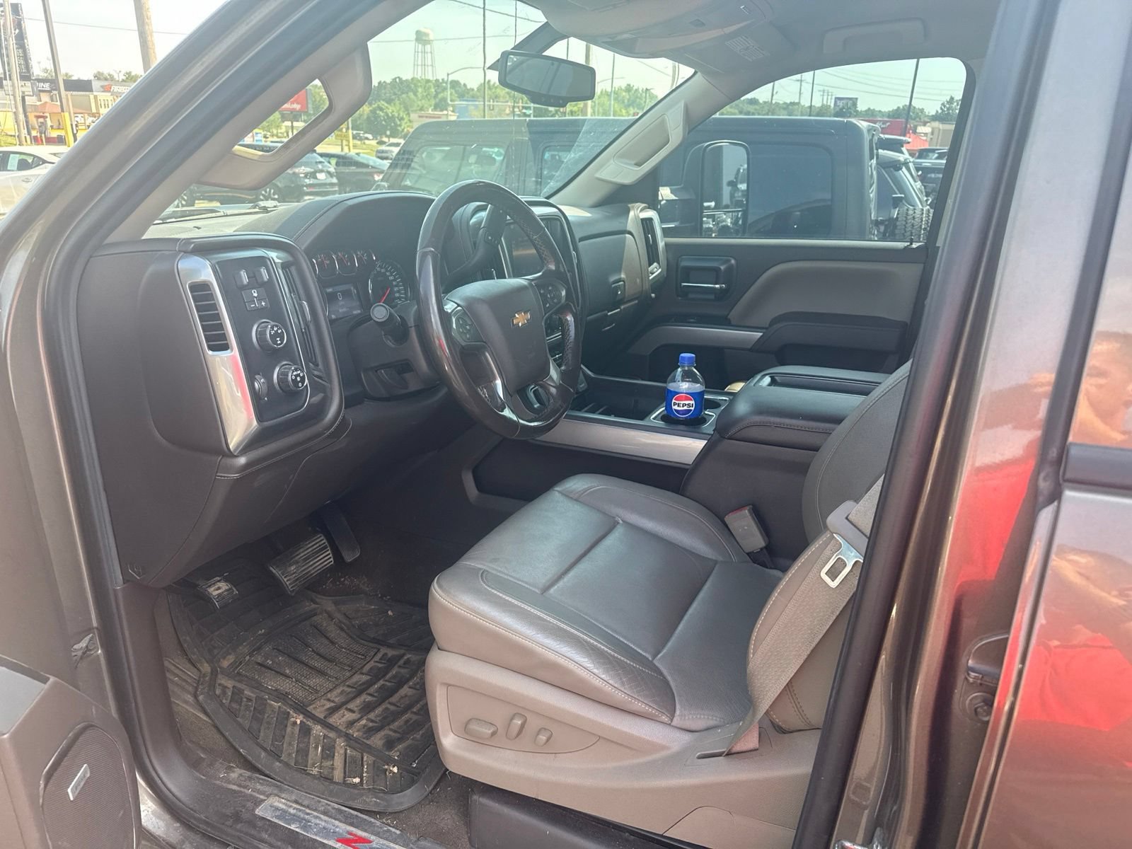 Used 2015 Chevrolet Silverado 2500 LTZ w/ LTZ Plus Package AWD/4WD image 10