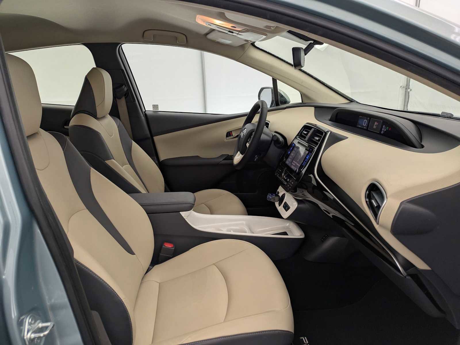 Used 2016 Toyota Prius Four image 22