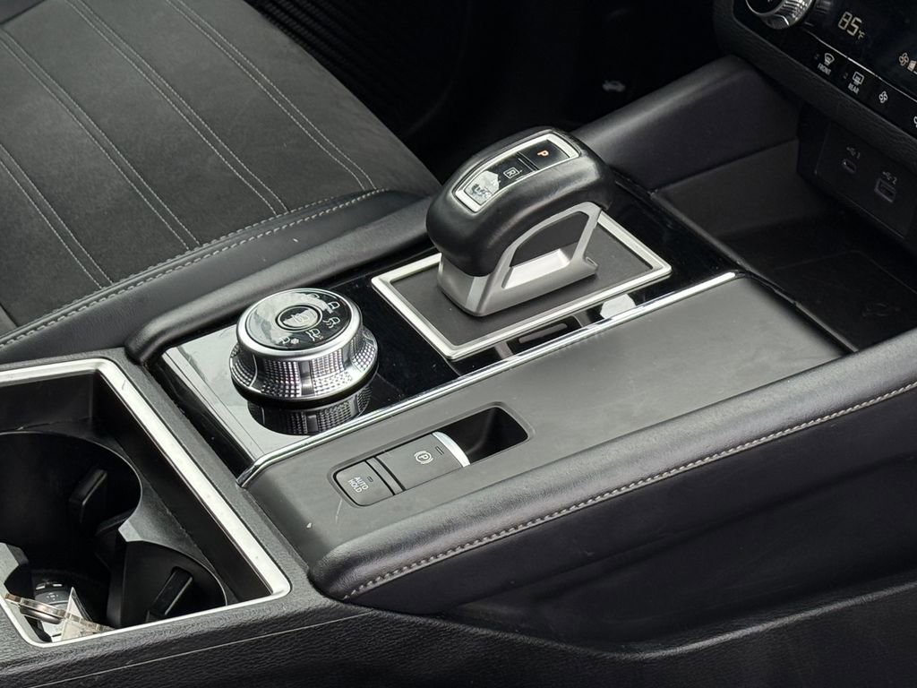 Used 2024 Mitsubishi Outlander SE image 9