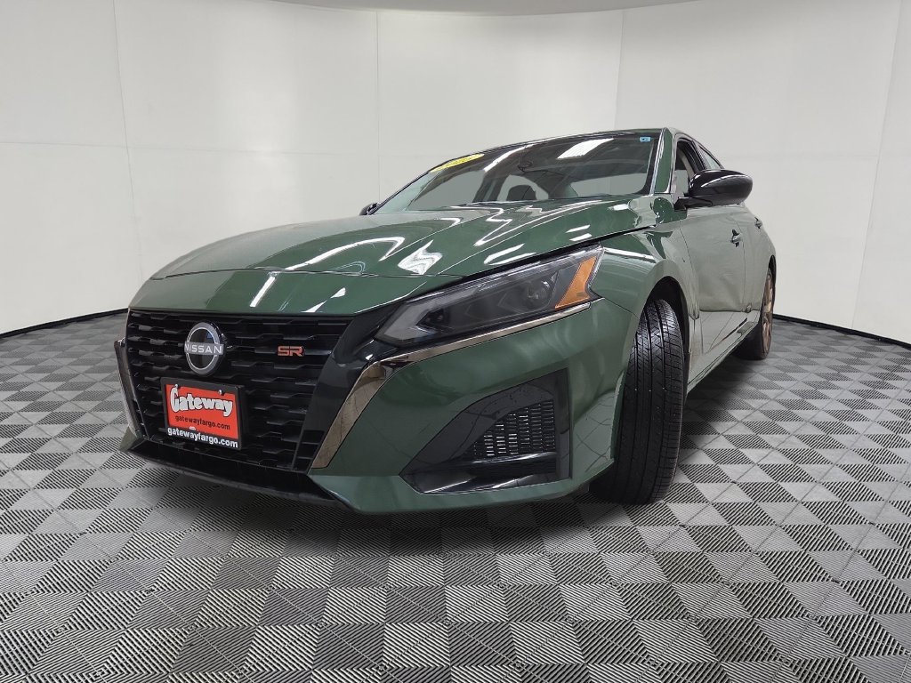 Used 2025 Nissan Altima 2.5 SR AWD/4WD image 7