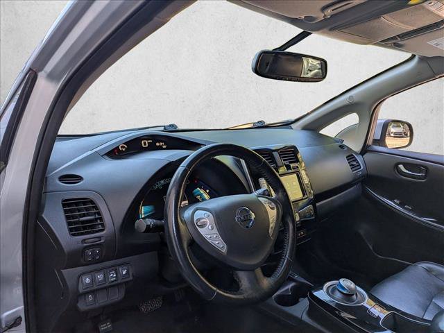 Used 2015 Nissan Leaf SL FWD image 9