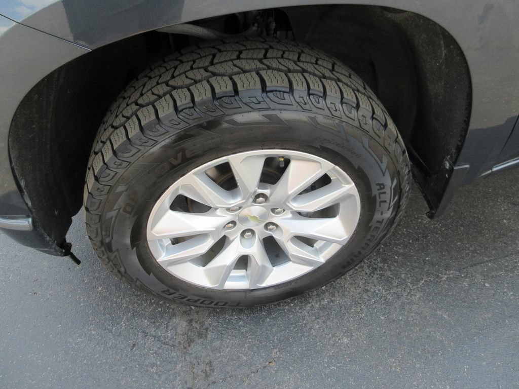 Certified 2021 Chevrolet Silverado 1500 Custom w/ LPO, Dark Essentials Package AWD/4WD image 14