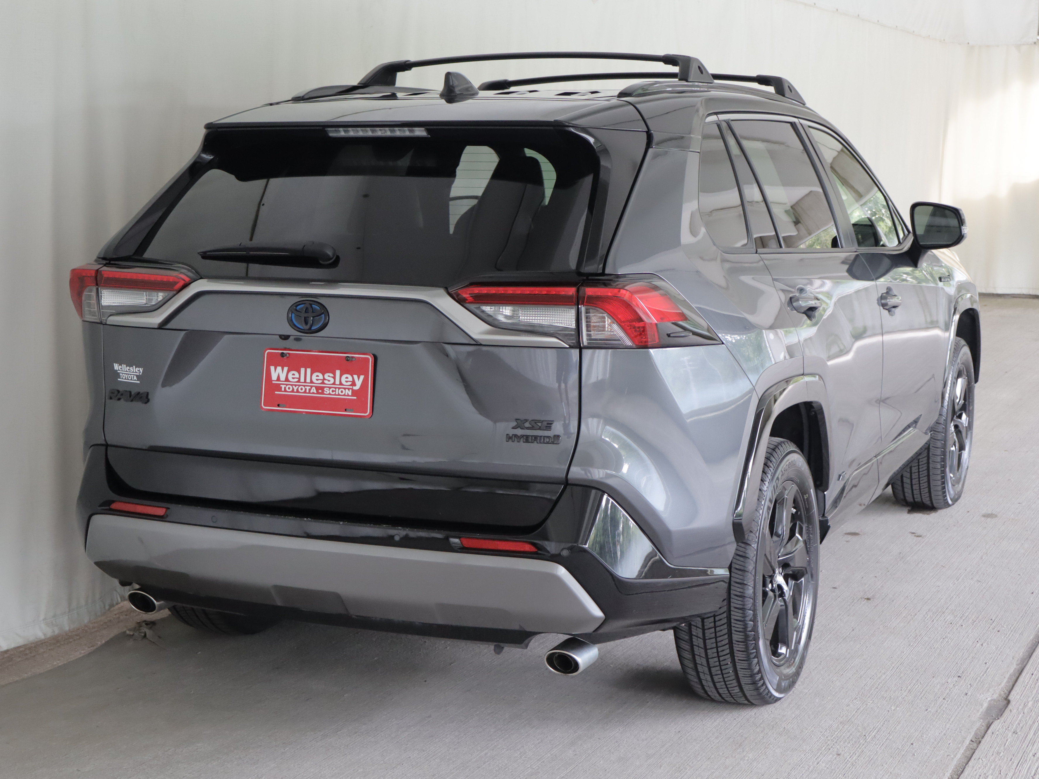Used 2019 Toyota RAV4 XSE AWD/4WD image 8